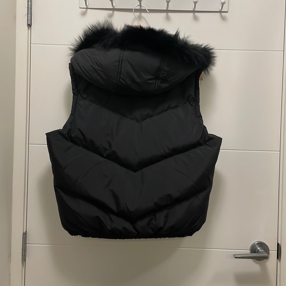 DKNY double sides women down vest. Size L - Picture 4 of 7